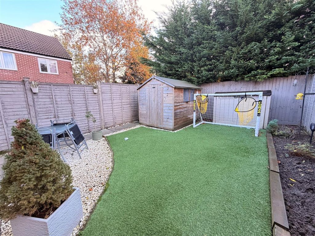 Property photo 2 of 15 Garden.Jpg