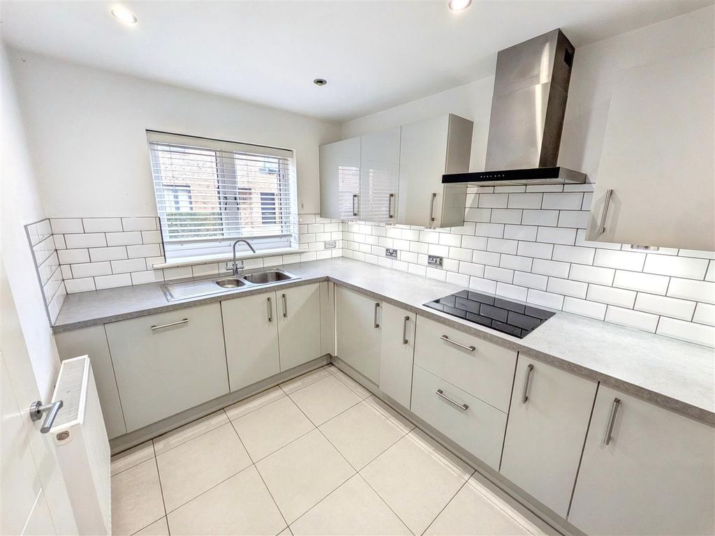 Property photo 2 of 13 Kitchen