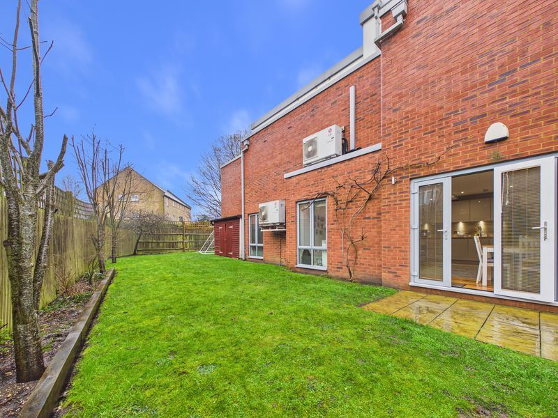 Property photo 2 of 12 Lawn Area For This Flat To Use