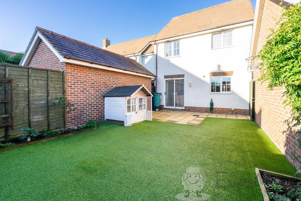 Property photo 3 of 12 Low-Maintenance Garden