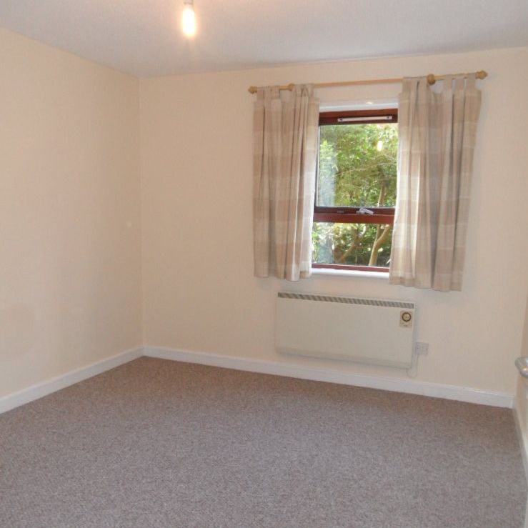 Property photo 2 of 5 Bedroom