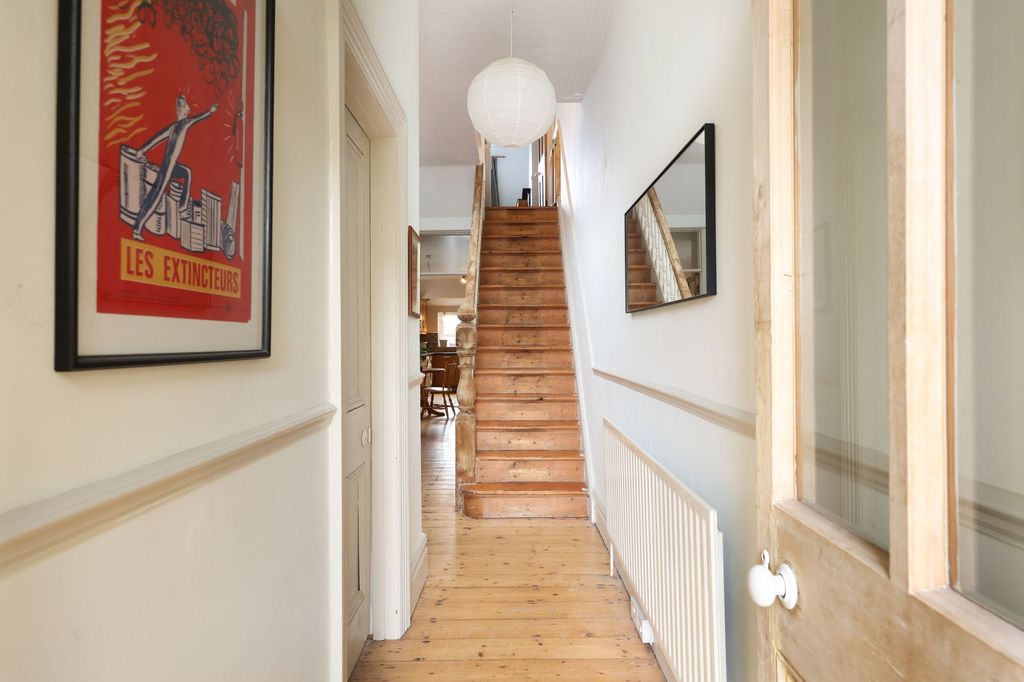 Property photo 3 of 23