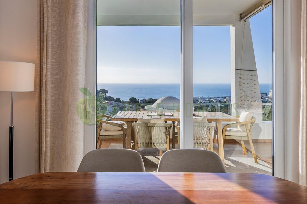 Property photo 1 of 52