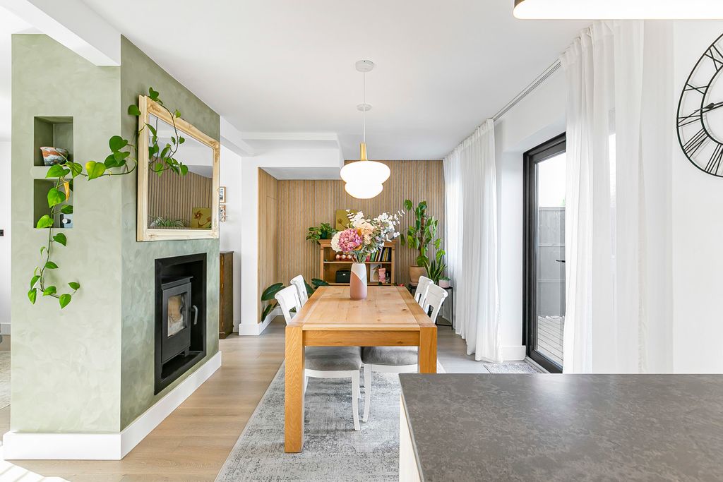 Property photo 3 of 16 Dining Room