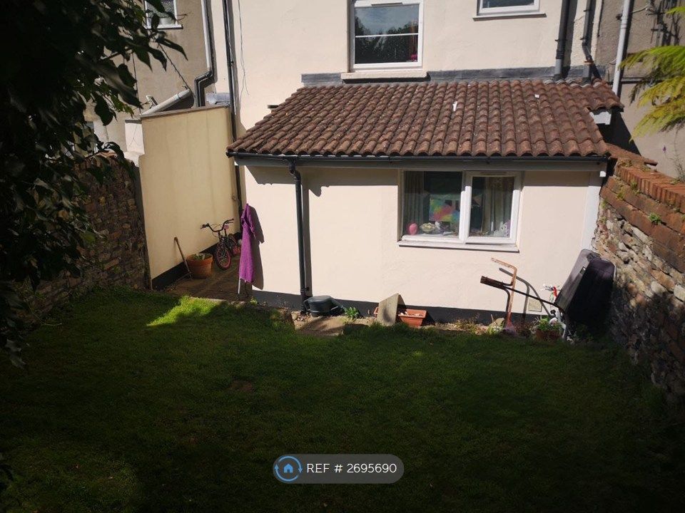 Property photo 2 of 17 Outside