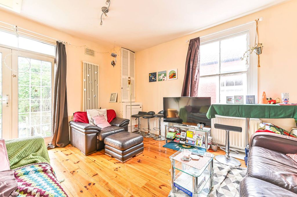 Property photo 3 of 10