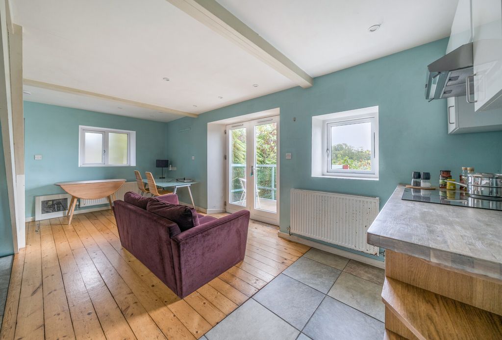 Property photo 1 of 20 1349247-2-68B9733...