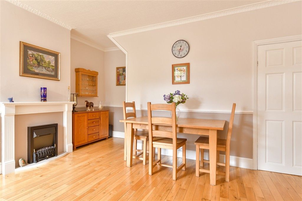 Property photo 3 of 12 Dining Area