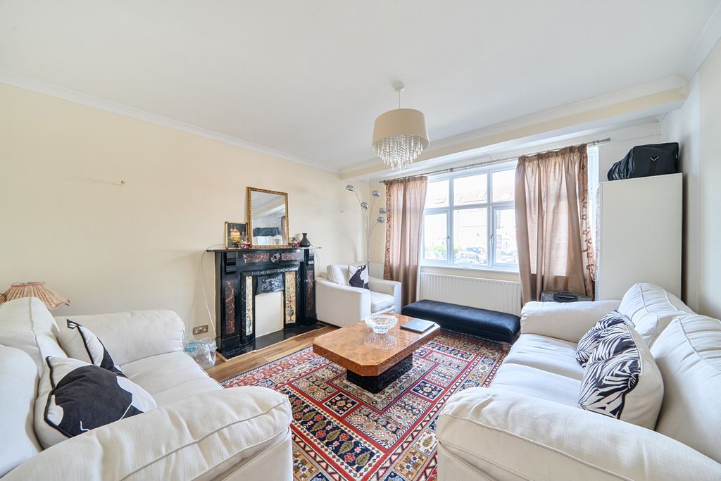 Property photo 2 of 20 1510165-15-6A8c32...