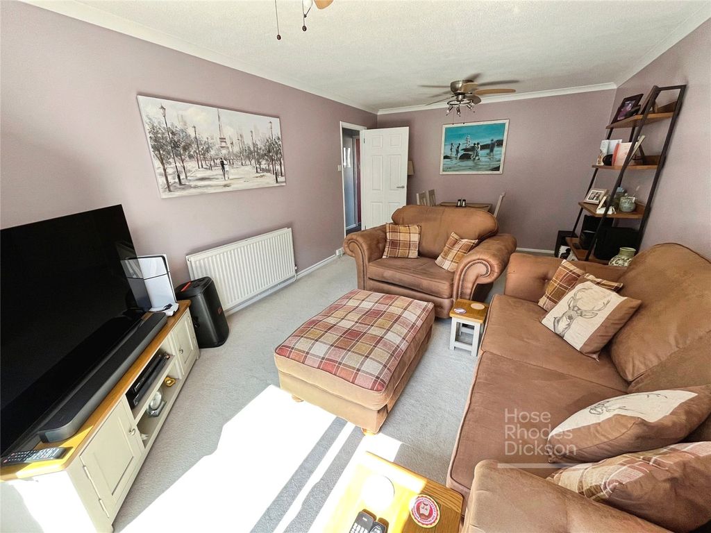 Property photo 3 of 11 Picture No. 12