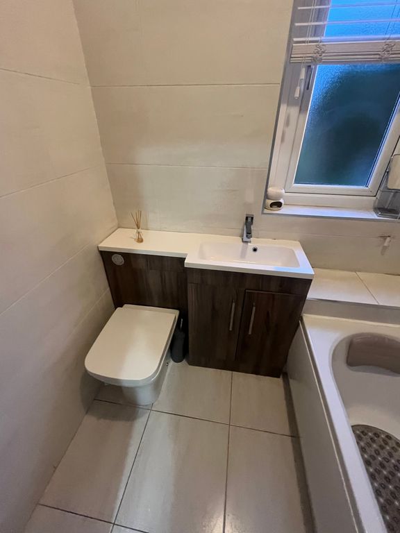 Property photo 3 of 7 Bathroom