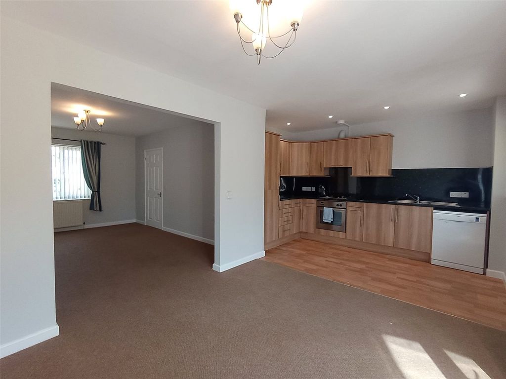 Property photo 2 of 14 Picture No. 31