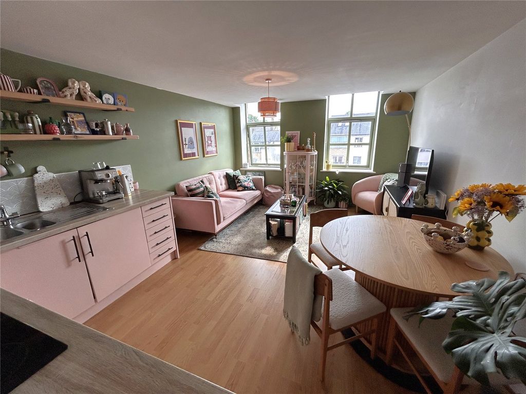 Property photo 2 of 9 Picture No. 02