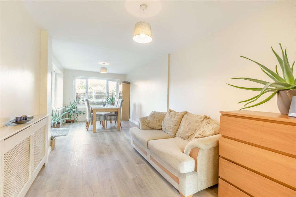 Property photo 3 of 21 Dining Room