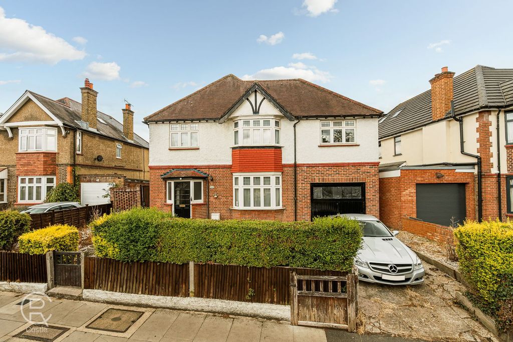 Property photo 2 of 18