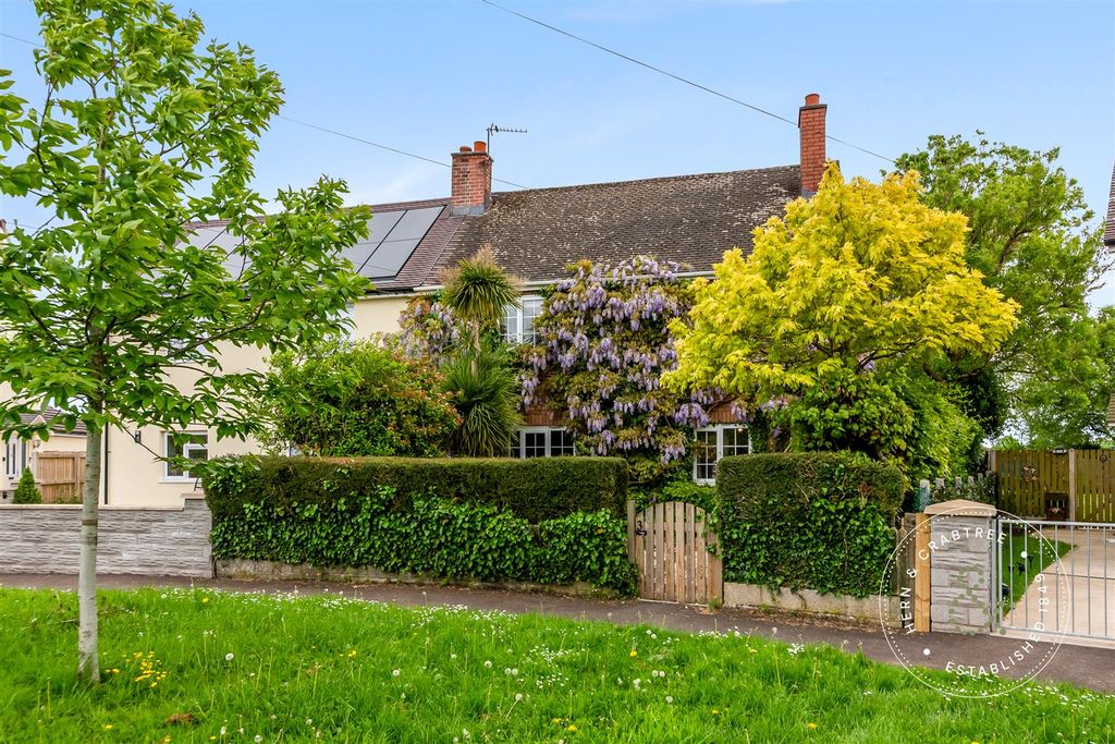 Property photo 1 of 57 Castle-Green-54.Jpg