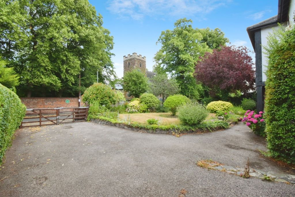 Property photo 3 of 17 Photo