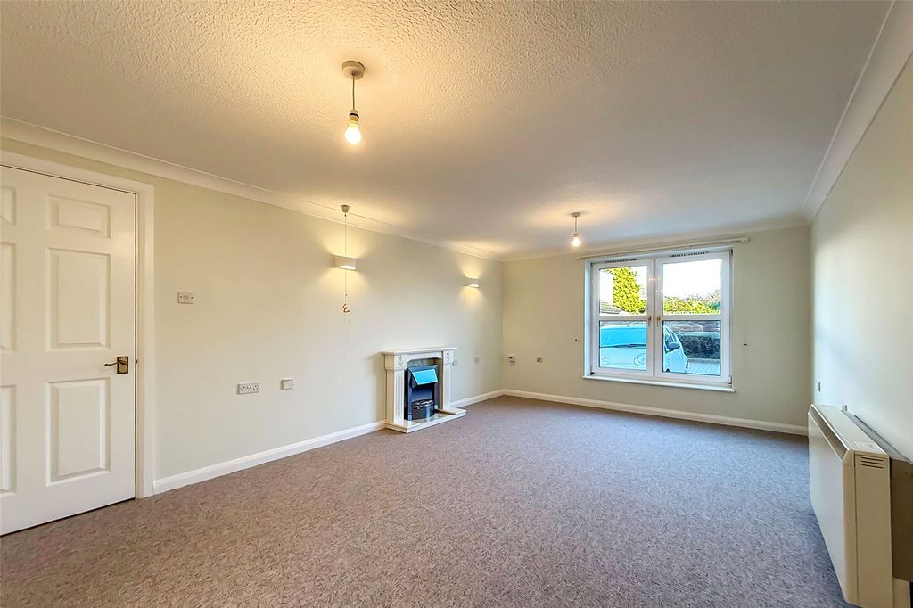 Property photo 2 of 16 Picture No. 10