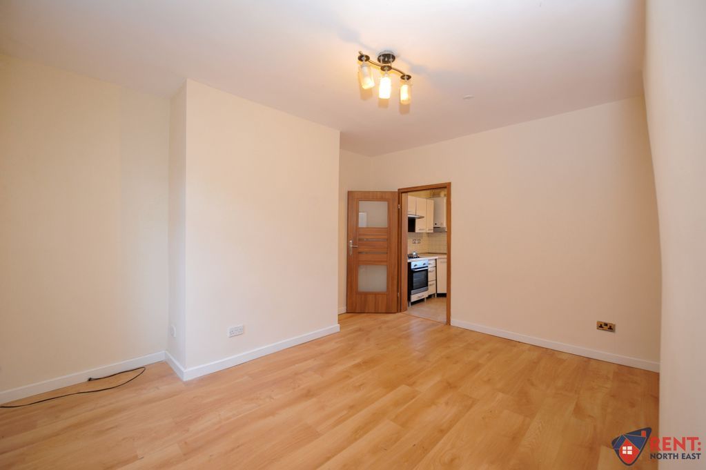 Property photo 3 of 8 Photo 6