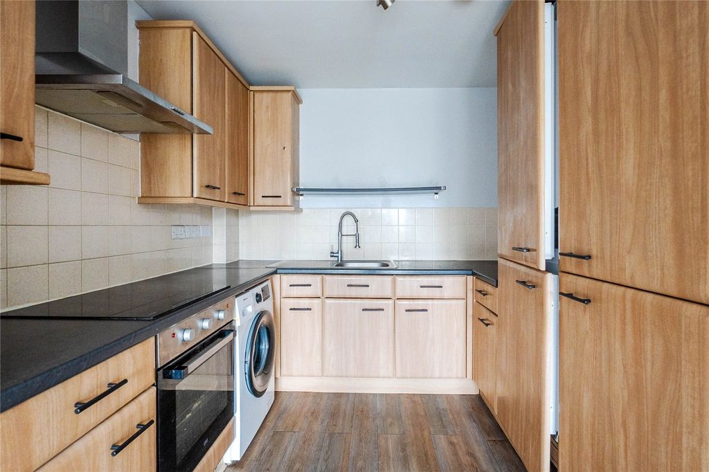 Property photo 3 of 10 Picture No. 27