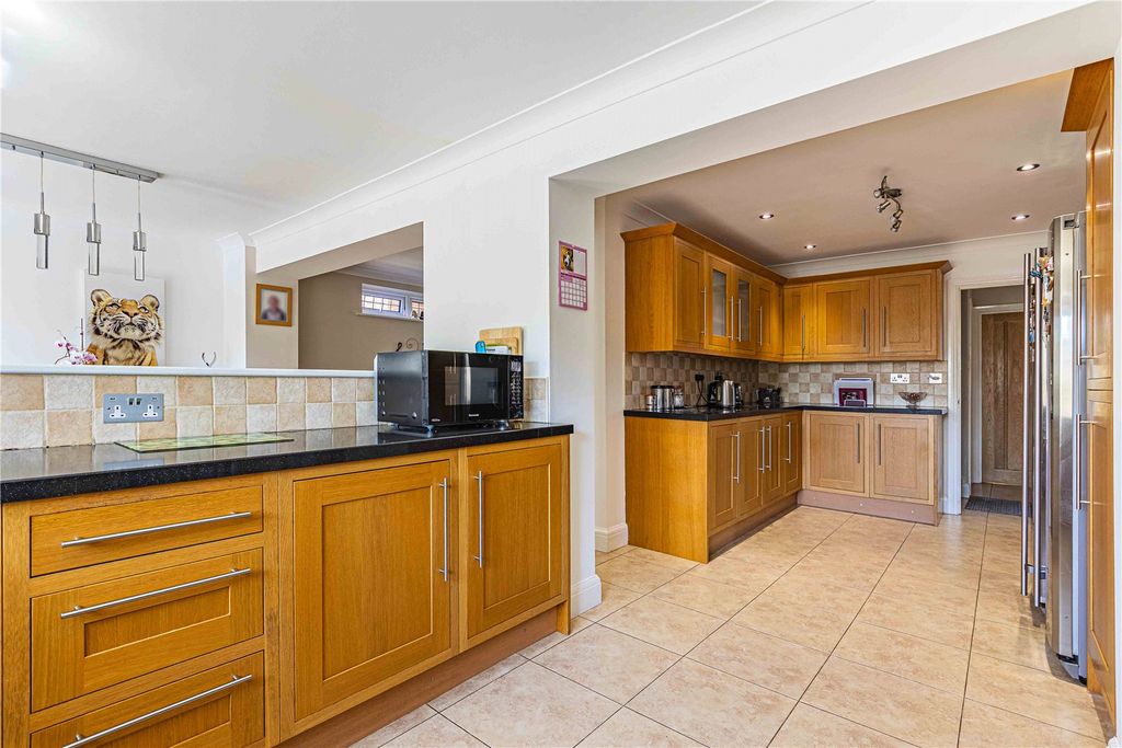 Property photo 3 of 25 Picture No. 01