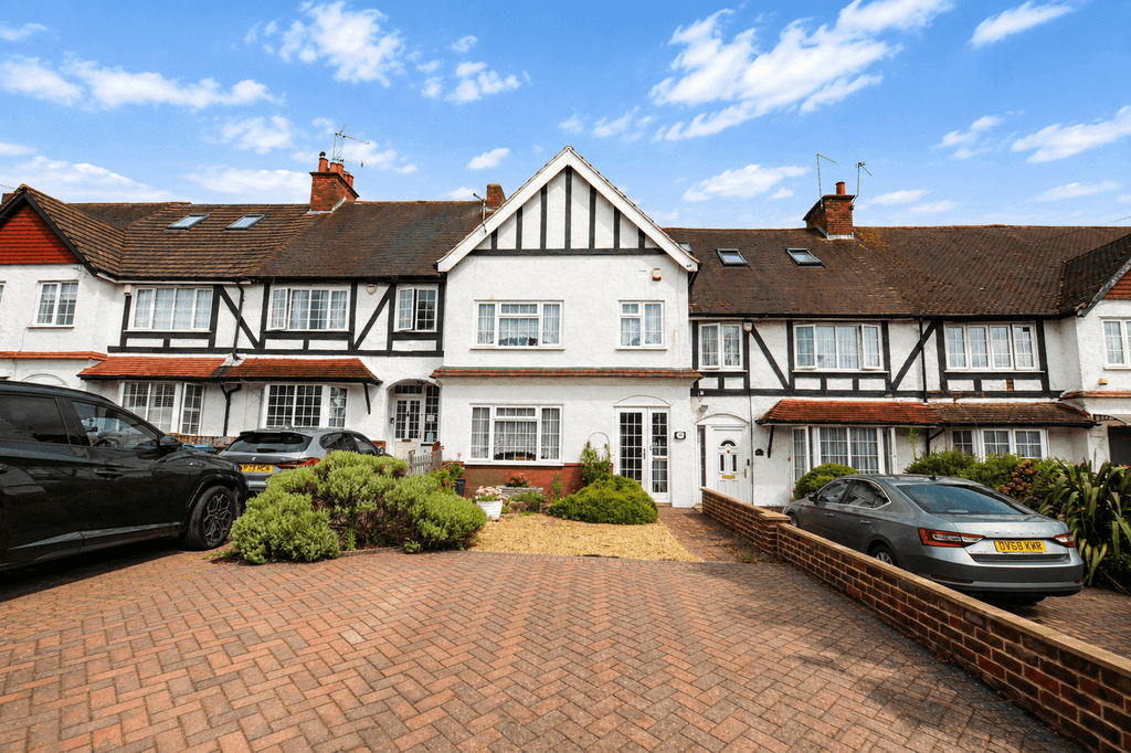 Property photo 1 of 10 Kenton Lane, Harrow, Middlesex Ha3