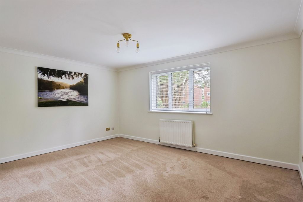 Property photo 2 of 23