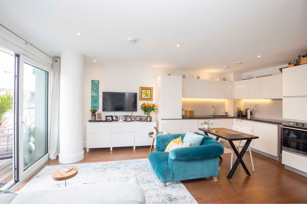 Property photo 3 of 11