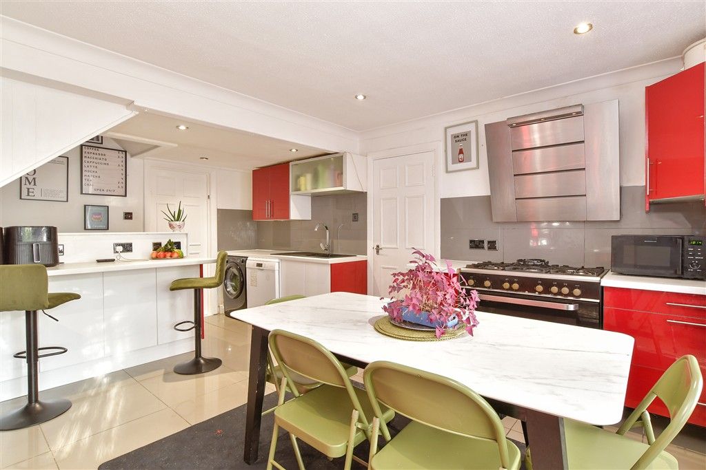 Property photo 3 of 16 Kitchen