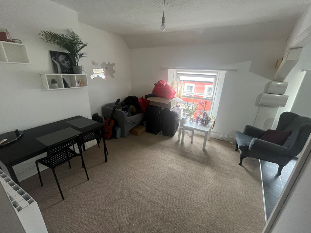 Property photo 1 of 4