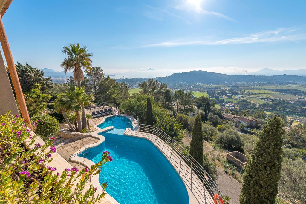 Property photo 2 of 20 Villa_Puerto De Pollensa_66266_Web-03.Jpg