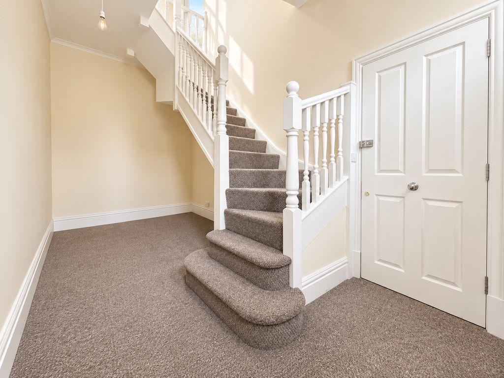 Property photo 3 of 13 Gallery