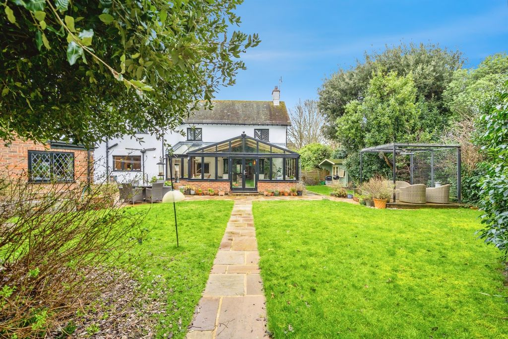 Property photo 2 of 19