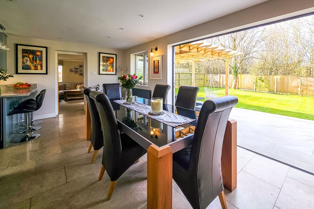 Property photo 3 of 32