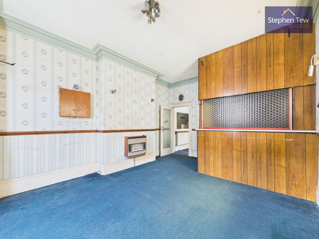 Property photo 2 of 32