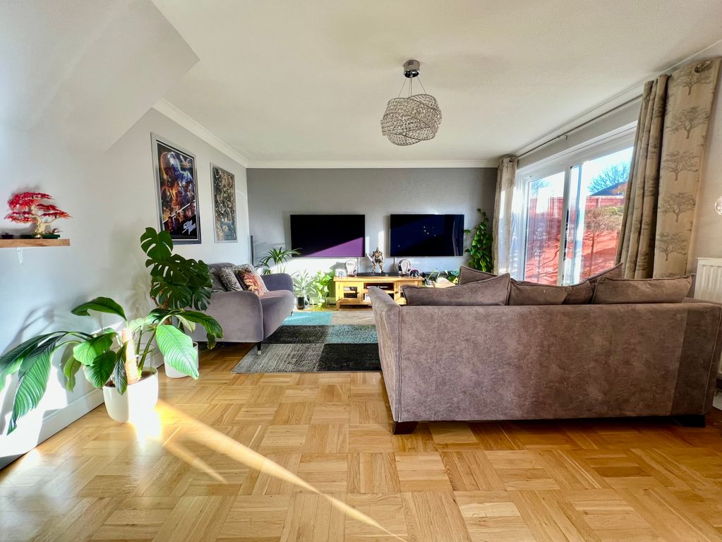 Property photo 2 of 17 Living Room