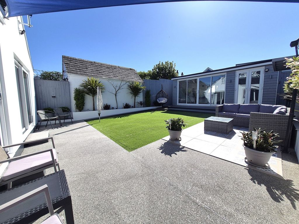 Property photo 2 of 30