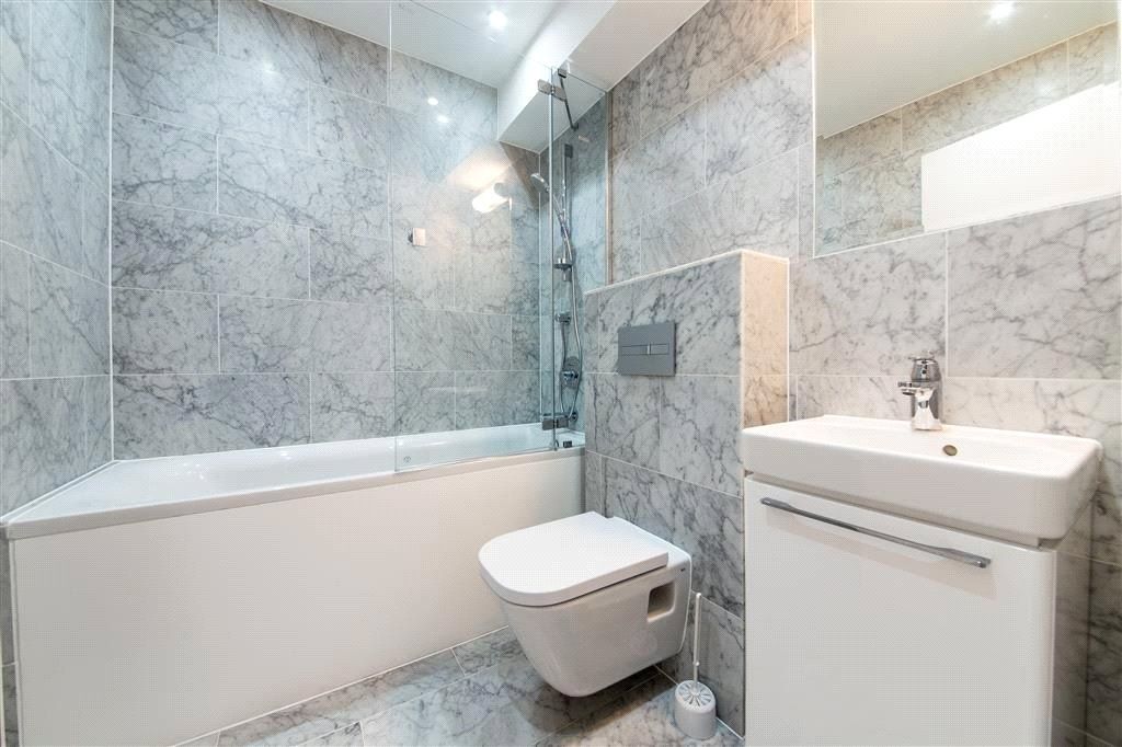 Property photo 2 of 4 Flat 8, 46 Chippenham 2