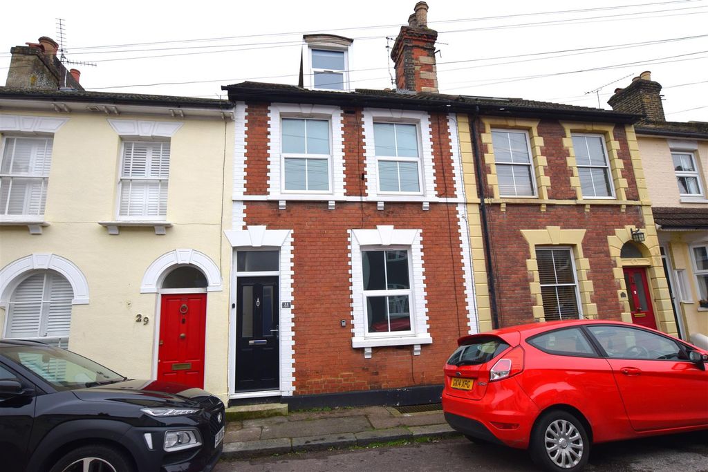 Property photo 1 of 8 Frontage