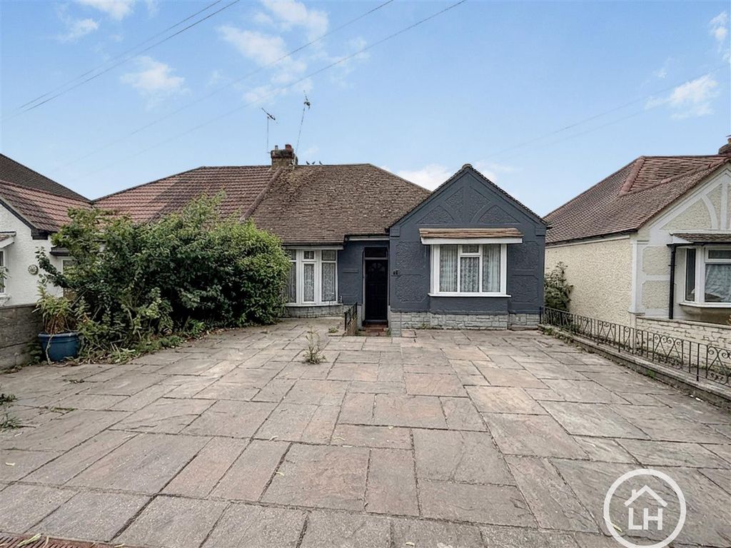 Property photo 1 of 11 External