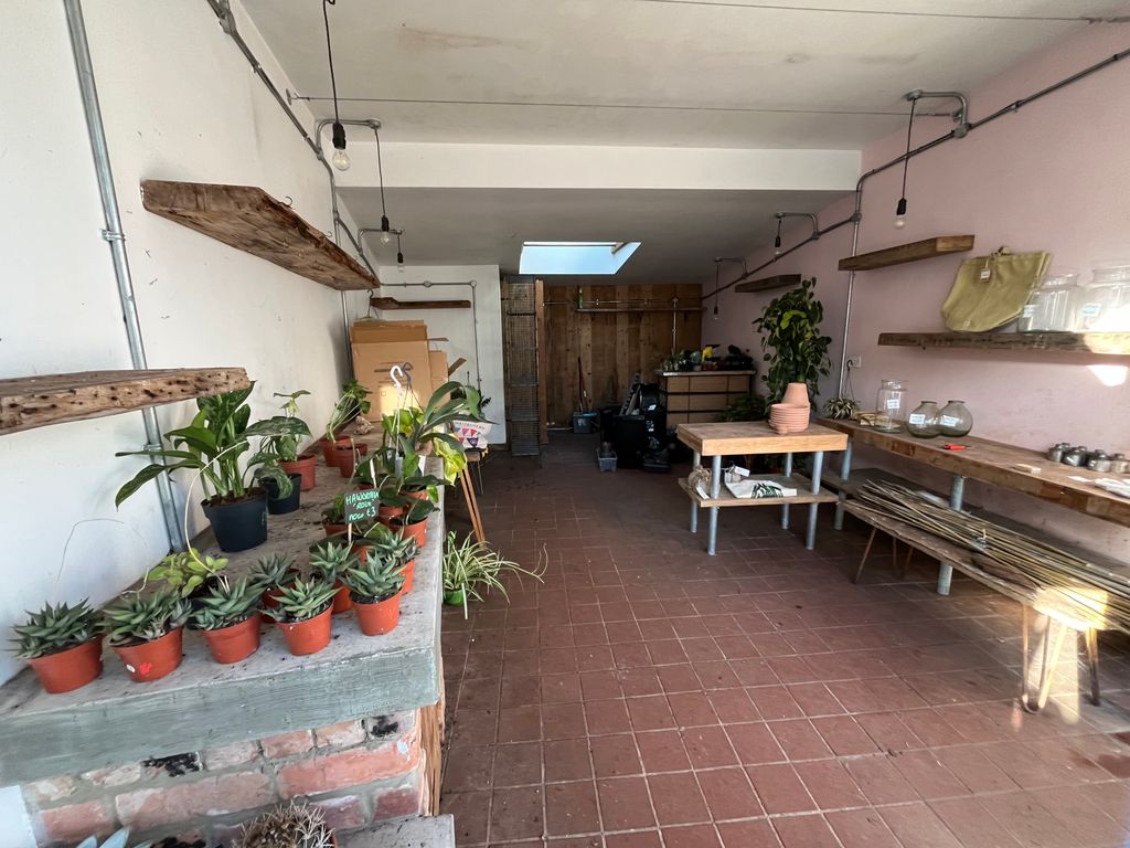 Property photo 2 of 3