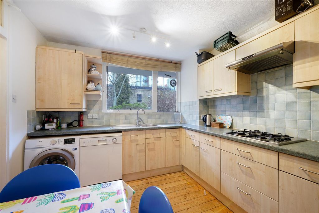 Property photo 3 of 15 Carlton Drive