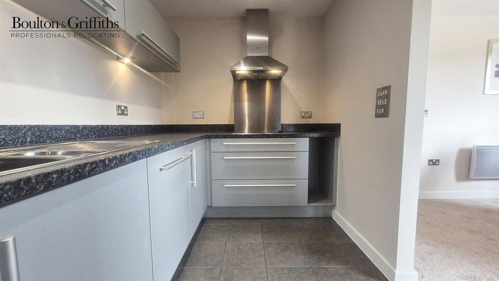 Property photo 2 of 17 Kitchen