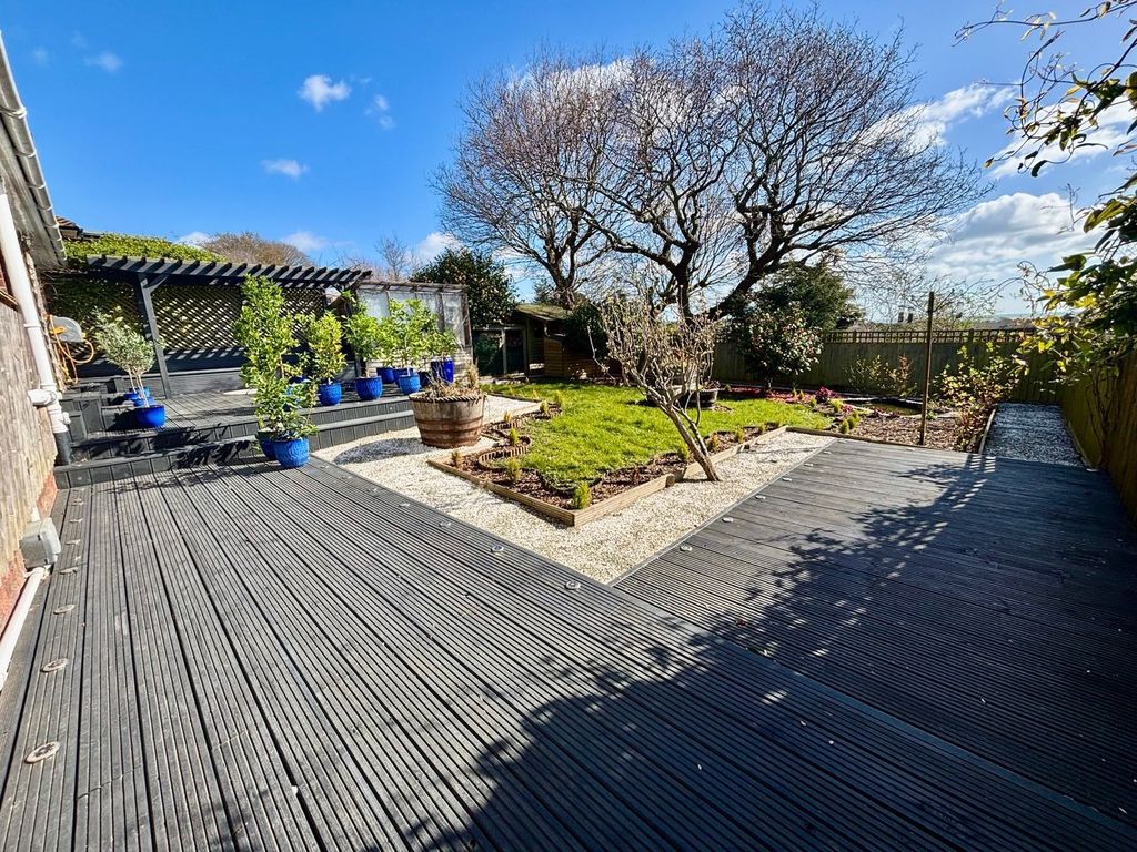 Property photo 3 of 24