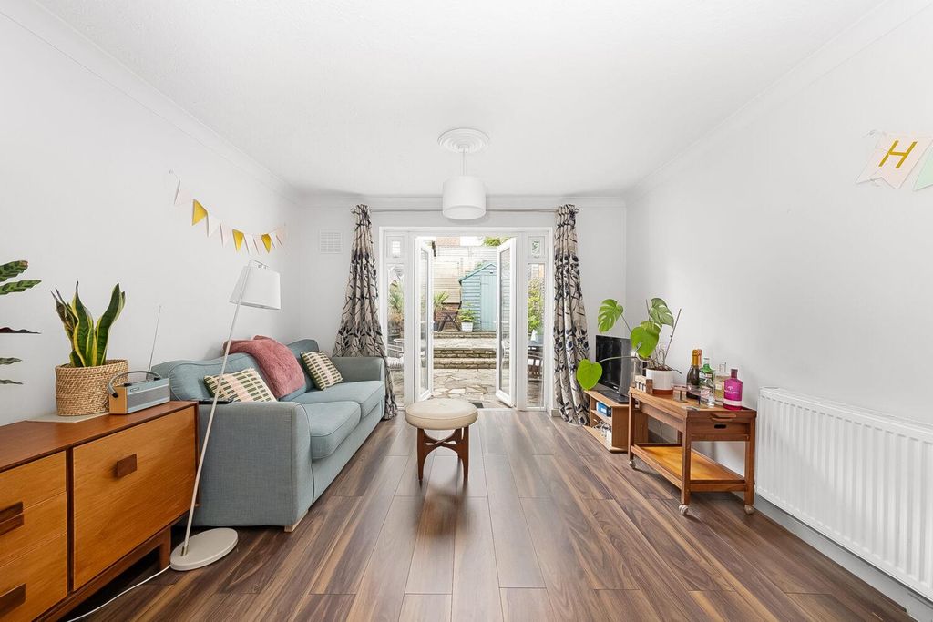 Property photo 1 of 9 1