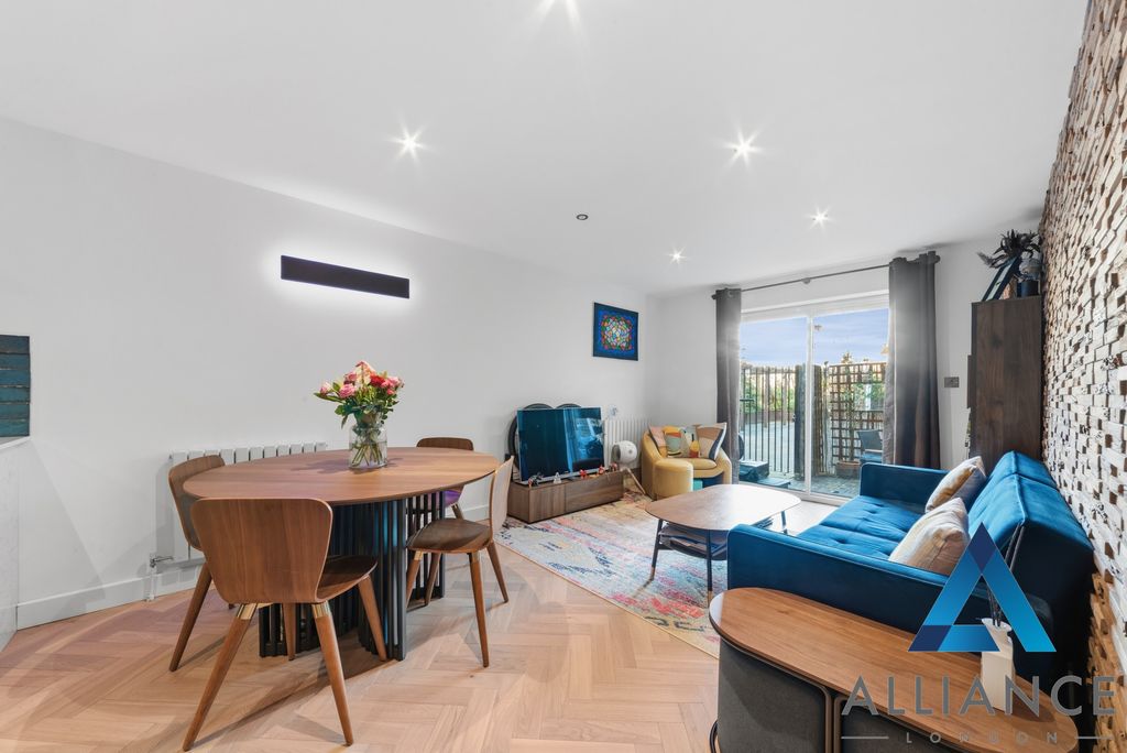 Property photo 3 of 16