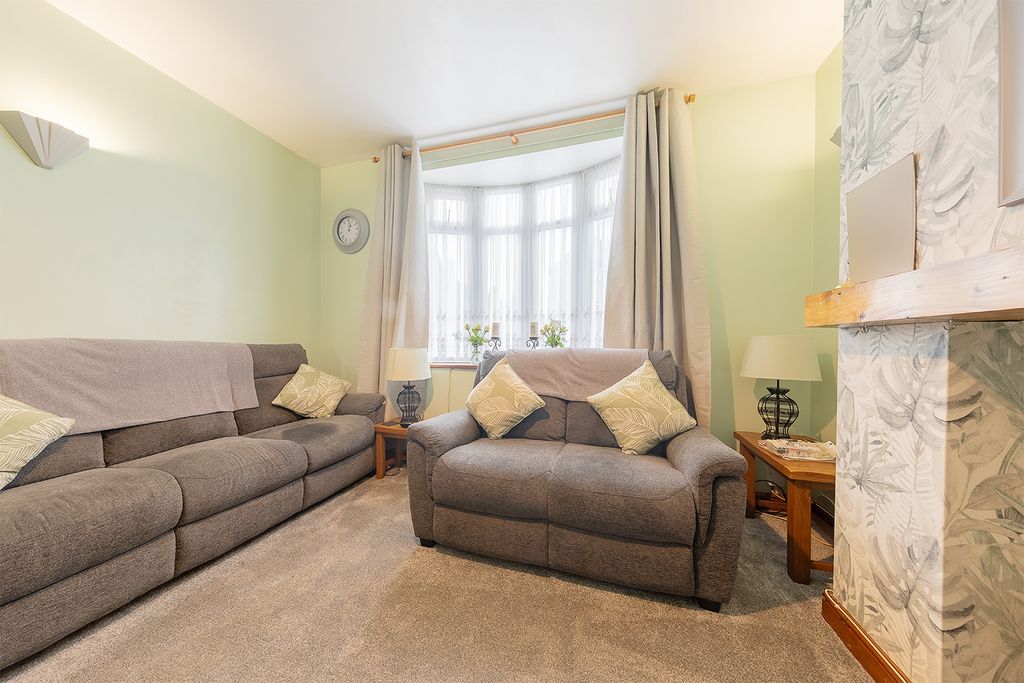 Property photo 3 of 31