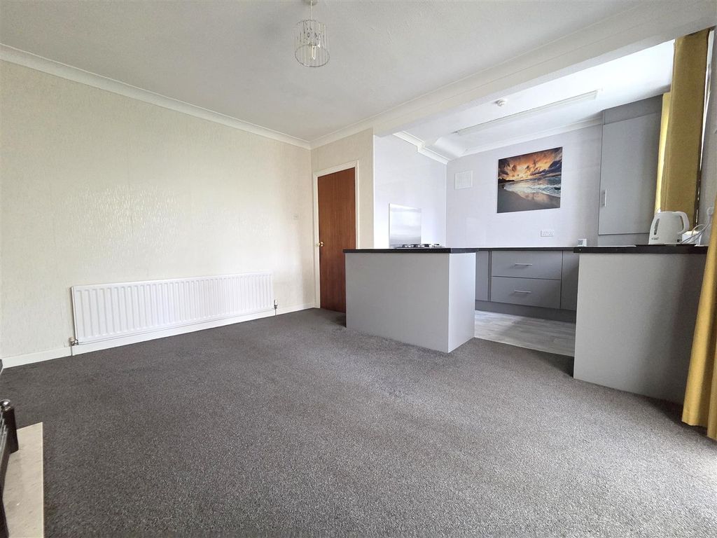 Property photo 3 of 14 Kitchen Diner