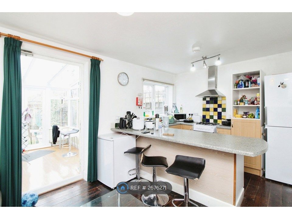 Property photo 2 of 21