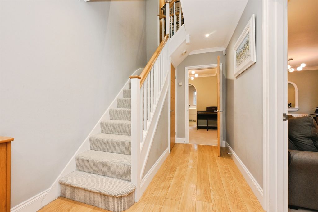 Property photo 2 of 22